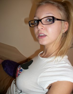 18 year old cutie Carmen Callaway sexys her two study buddies at the same time